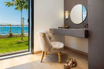 Podstrana 4-Bedroom Apartment for 8 Guests