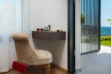 Podstrana 4-Bedroom Apartment for 8 Guests