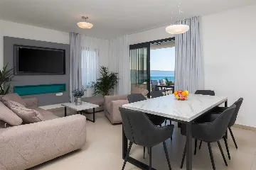 Podstrana 2-Bedroom Apartment with Sea-View Balcony