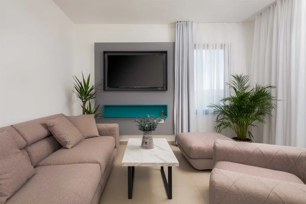 Podstrana 2-Bedroom Apartment with Sea-View Balcony
