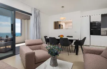 Podstrana 2-Bedroom Apartment with Sea-View Balcony