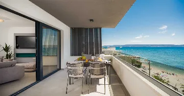 Podstrana 2-Bedroom Apartment with Sea-View Balcony