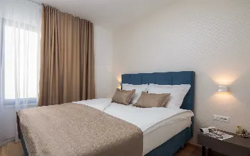 Podstrana 2-Bedroom Apartment with Sea-View Balcony