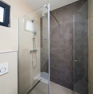 Podstrana 2-Bedroom Apartment with Sea-View Balcony