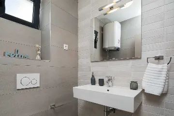 Podstrana 2-Bedroom Apartment with Sea-View Balcony