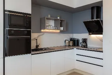 Podstrana 2-Bedroom Apartment with Sea-View Balcony