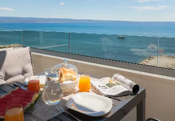 Podstrana 2-Bedroom Apartment with Sea-View Balcony