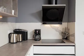 Podstrana 2-Bedroom Apartment with Sea-View Balcony