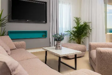 Podstrana 2-Bedroom Apartment with Sea-View Balcony