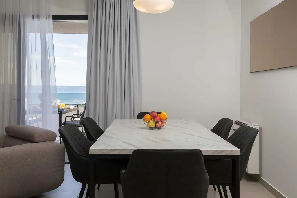 Podstrana 2-Bedroom Apartment with Sea-View Balcony