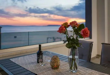 Podstrana 2-Bedroom Apartment with Sea-View Balcony