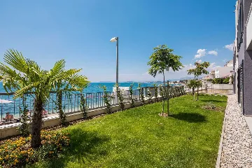 Podstrana 2-Bedroom Apartment with Sea-View Balcony