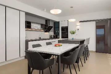 Podstrana 2-Bedroom Apartment for Up to 4