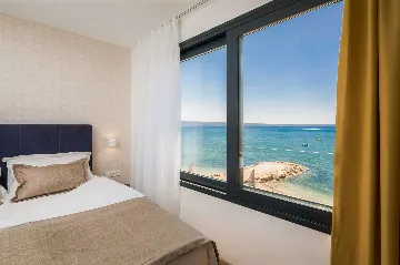 Podstrana 2-Bedroom Apartment for Up to 4