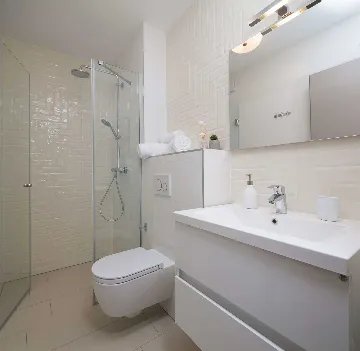 Podstrana 2-Bedroom Apartment for Up to 4