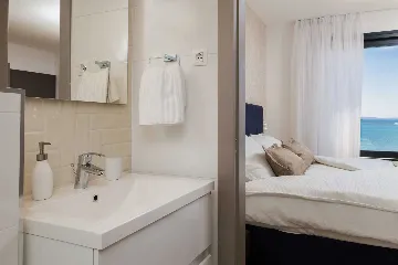 Podstrana 2-Bedroom Apartment for Up to 4