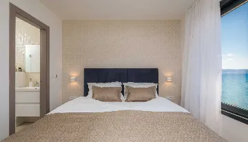 Podstrana 2-Bedroom Apartment for Up to 4