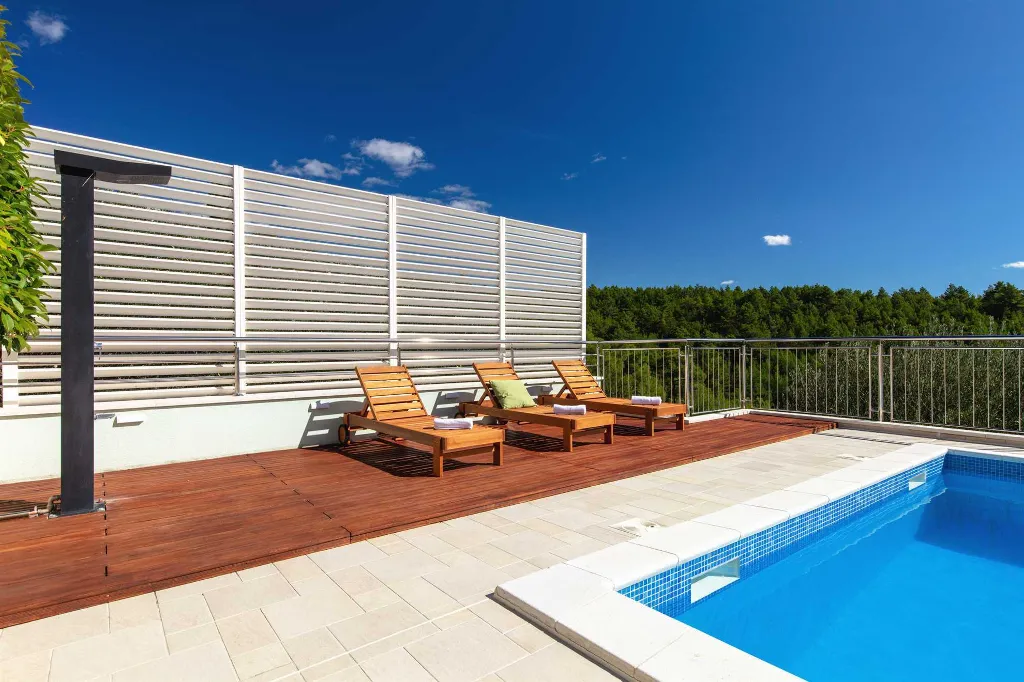 Villa with Private Heated Pool in Tugare