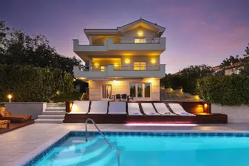 Villa with Private Heated Pool in Tugare