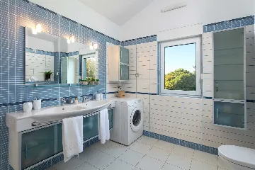 Villa with Private Heated Pool in Tugare