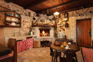 Villa with Private Heated Pool in Tugare