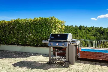 Villa with Private Heated Pool in Tugare