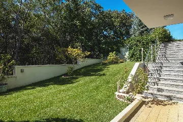 Villa with Private Heated Pool in Tugare