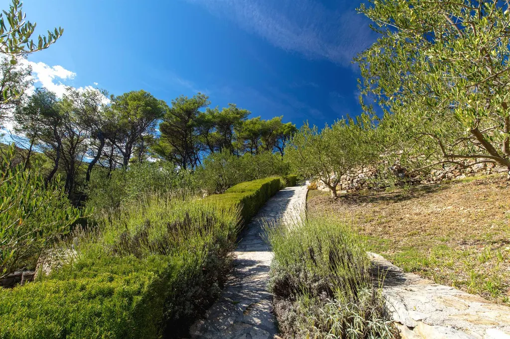 Villa with Private Heated Pool in Tugare
