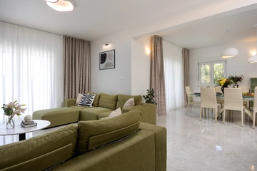 Villa with Private Heated Pool in Tugare