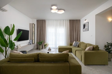 Villa with Private Heated Pool in Tugare