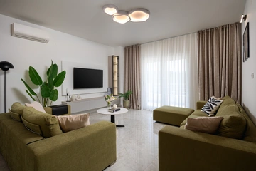 Villa with Private Heated Pool in Tugare