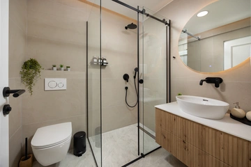 Villa with Private Heated Pool in Tugare