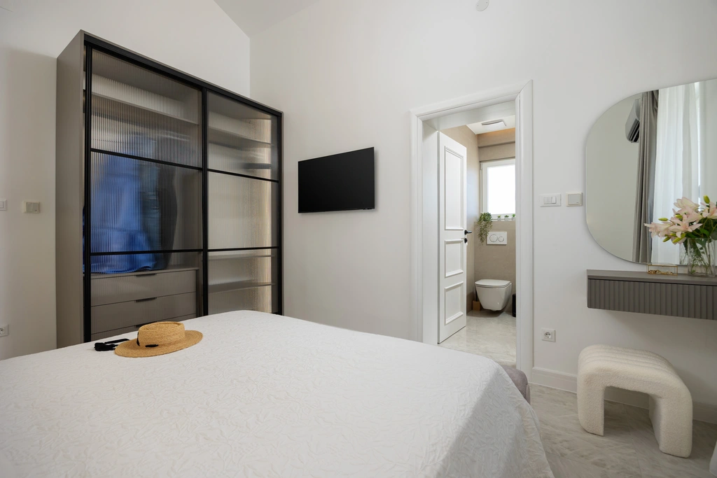Villa with Private Heated Pool in Tugare
