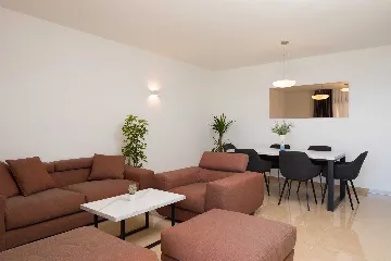 Podstrana Sea-View Penthouse for 6 Guests