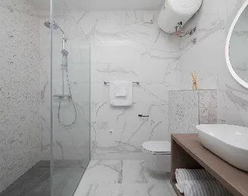 Podstrana Sea-View Penthouse for 6 Guests