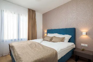 Podstrana Sea-View Penthouse for 6 Guests