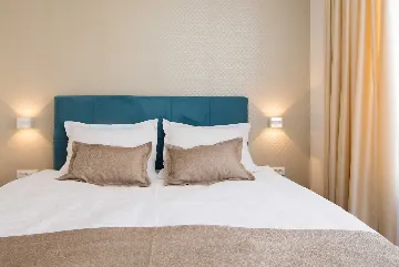 Podstrana Sea-View Penthouse for 6 Guests