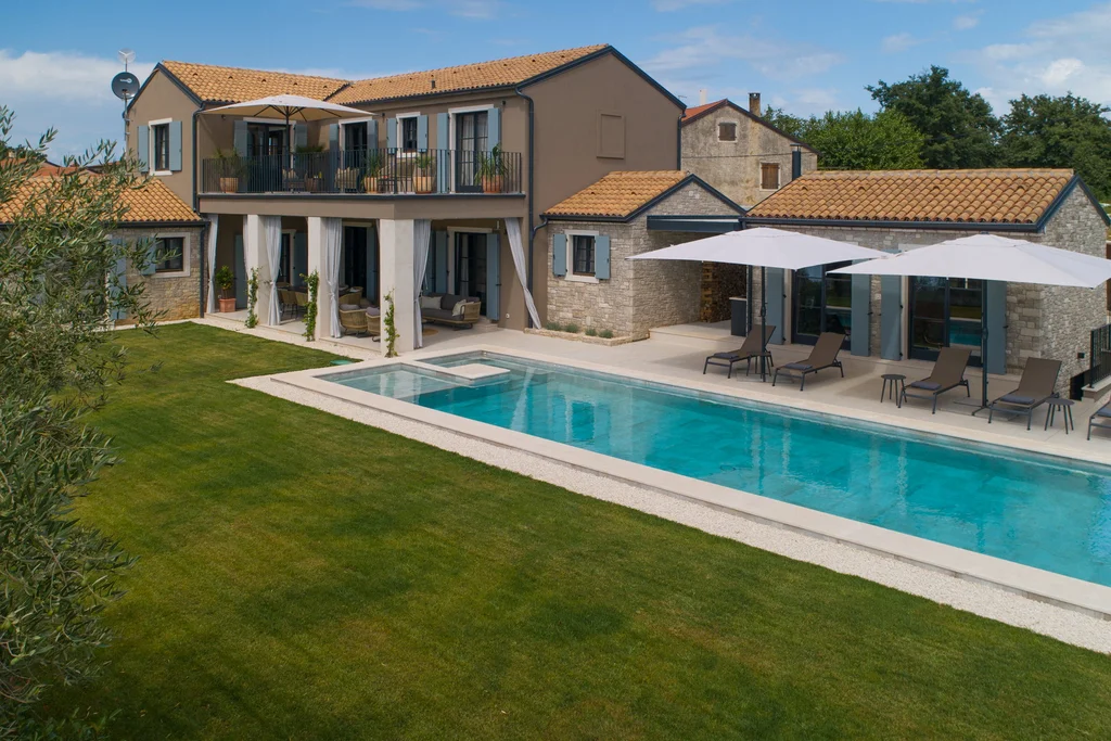 Villa Riposo with Pool