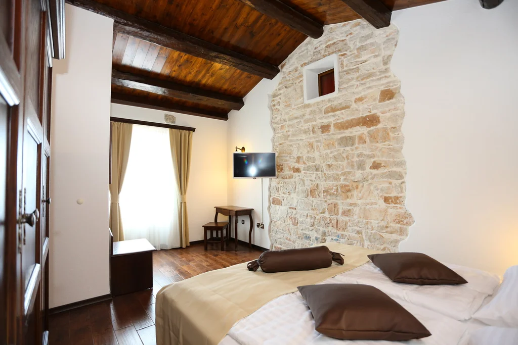 PU CASA GINA