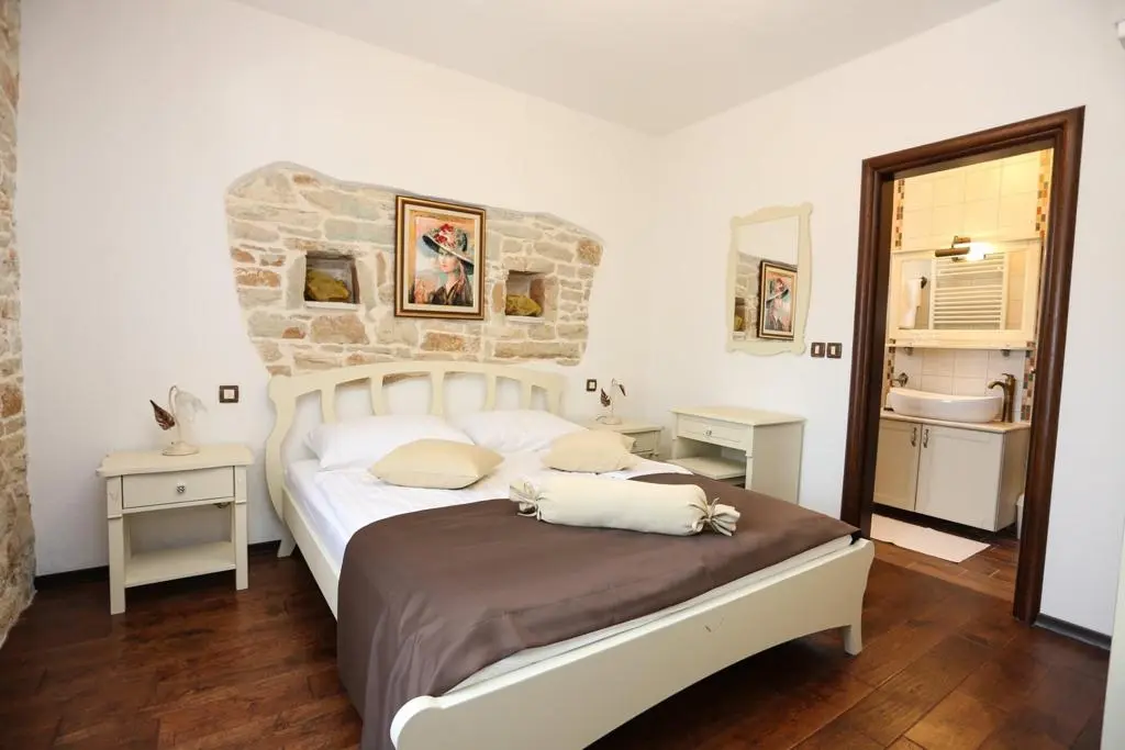 PU CASA GINA