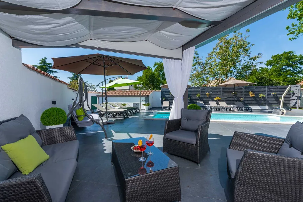 Two-Bedroom Apartment with Pool in Nova Vas
