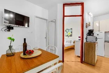 Apartment for 4 in Nova Vas with Pool Access