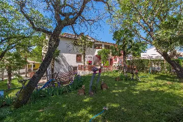 Apartment for 4 in Nova Vas with Pool Access