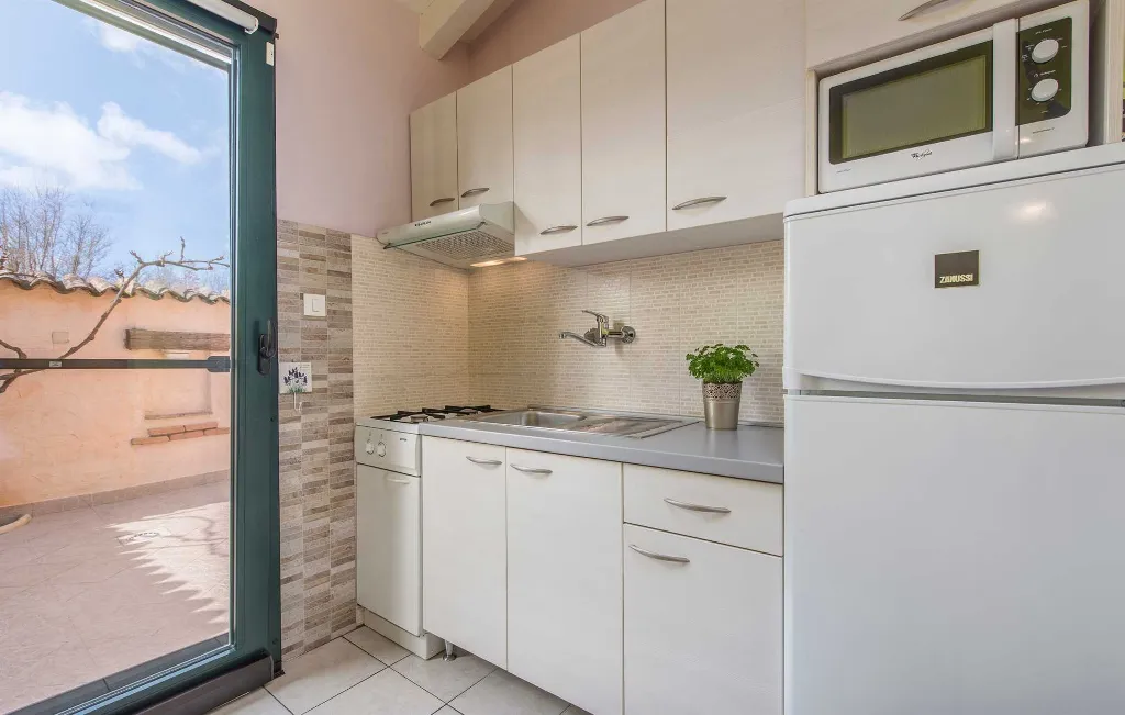 2-Bedroom Apartment in Nova Vas for 4 Guests