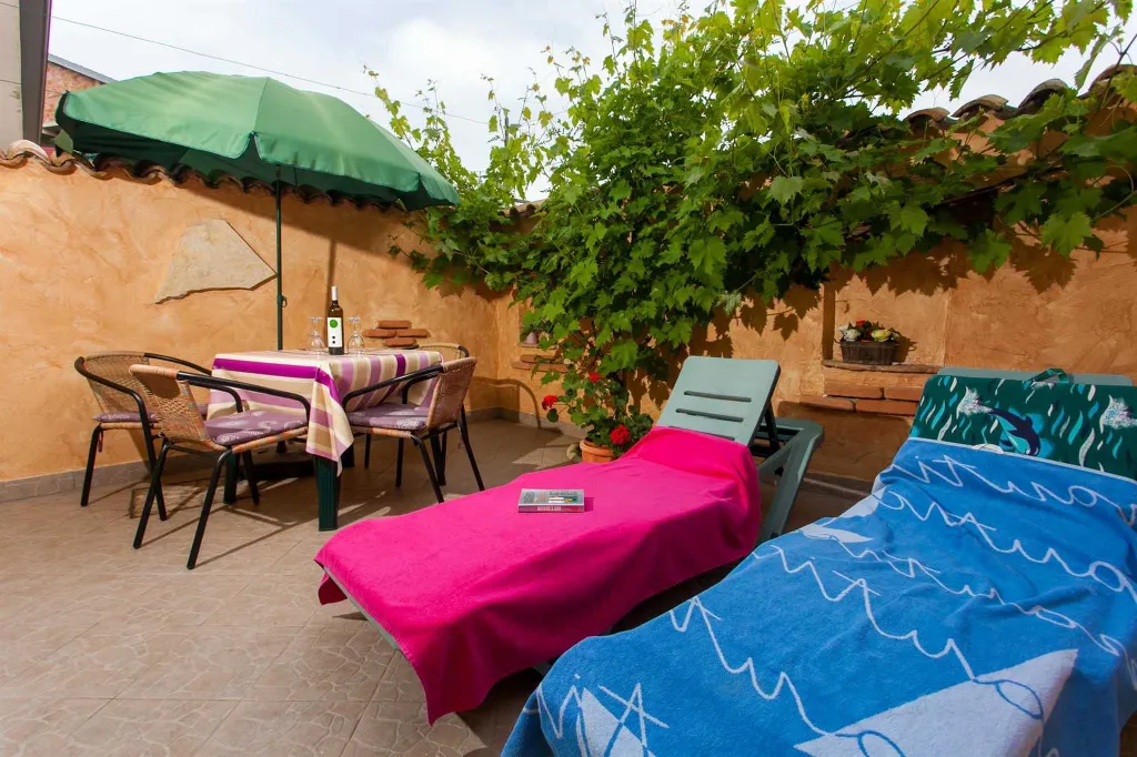 2-Bedroom Apartment in Nova Vas for 4 Guests