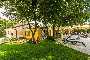 2-Bedroom Apartment in Nova Vas for 4 Guests