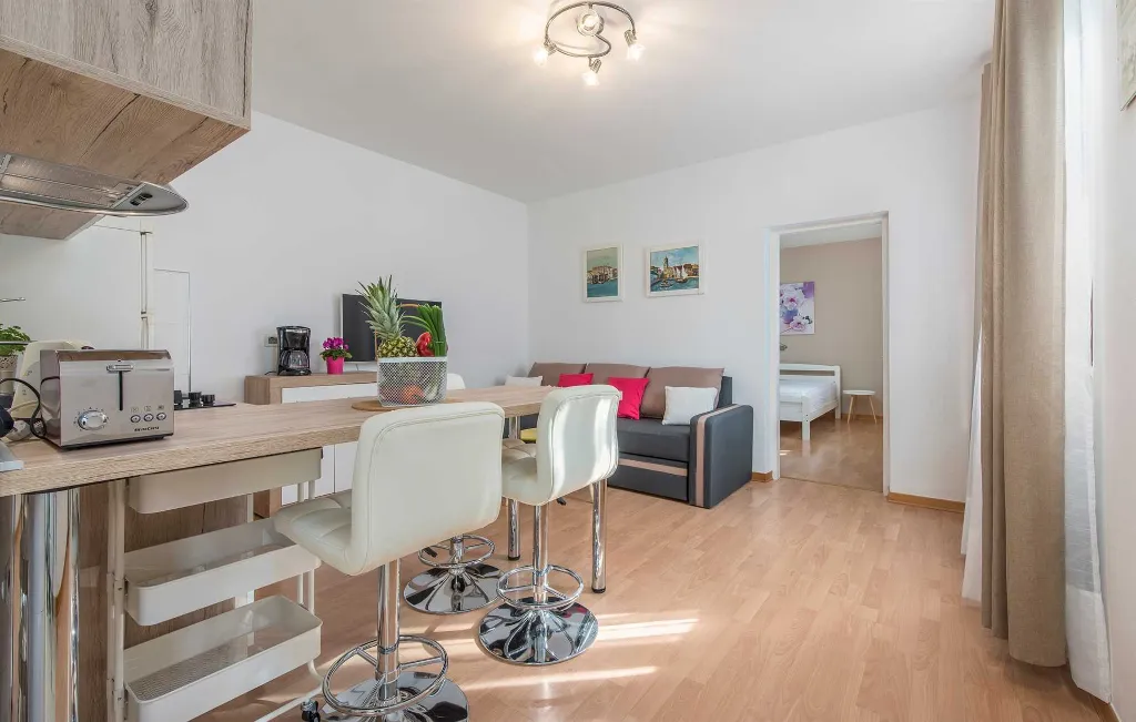 Apartment in Kukci with pool for up to 3 guests