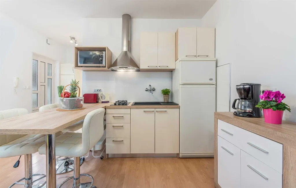 Apartment in Kukci with pool for up to 3 guests