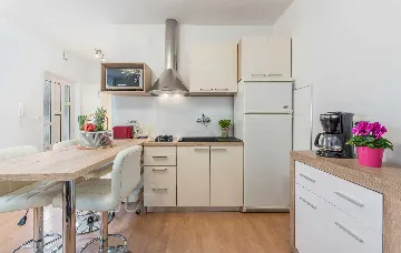 Apartment in Kukci with pool for up to 3 guests