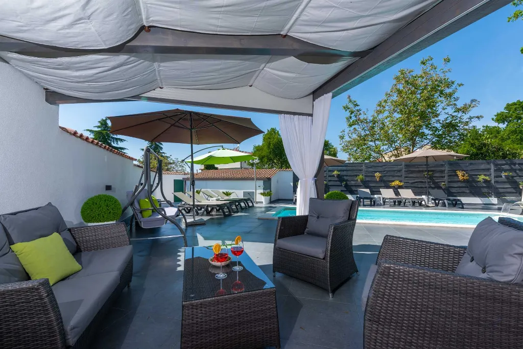 Apartment in Kukci, Poreč with Pool